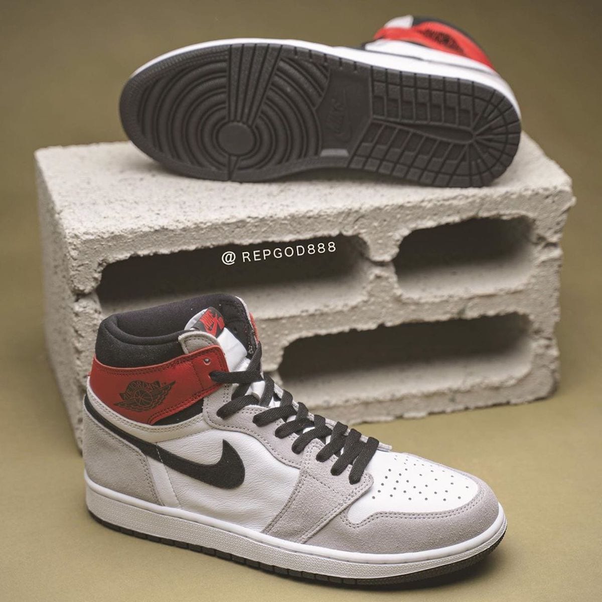 SprawdÅº dokÅadne zdjÄcia nowych Air Jordan 1 âLight Smoke Greyâ
