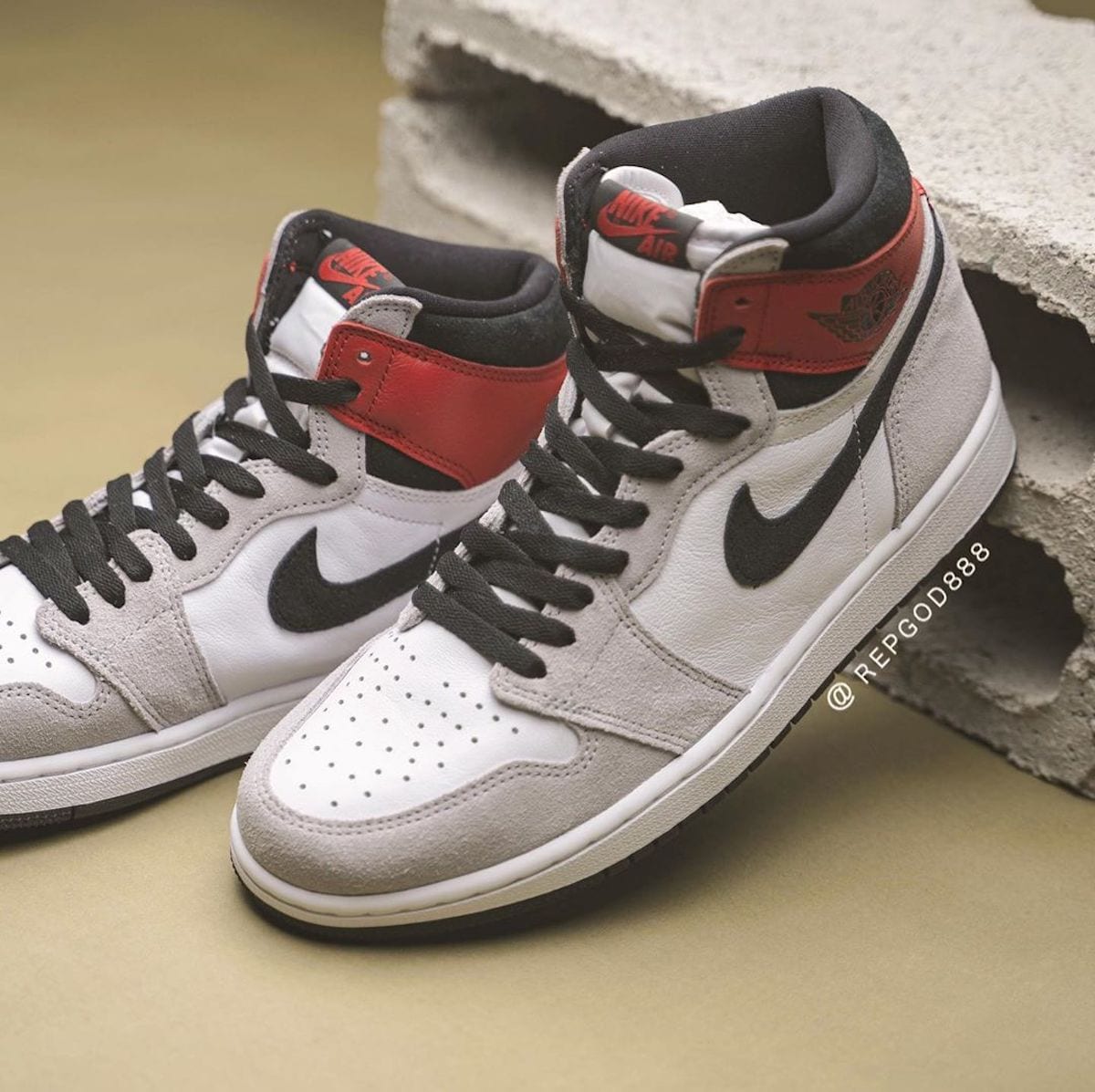 Air Jordan 1 High White Black Light Smoke Grey 555088-126 8