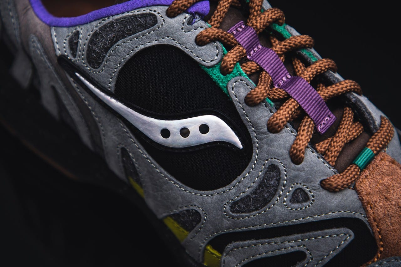 Bodega x Saucony Grid Azura 2000 2