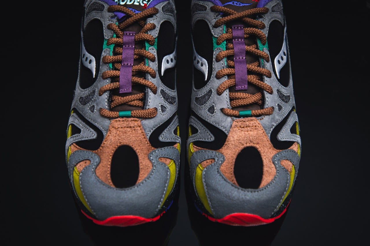 Bodega x Saucony Grid Azura 2000 7