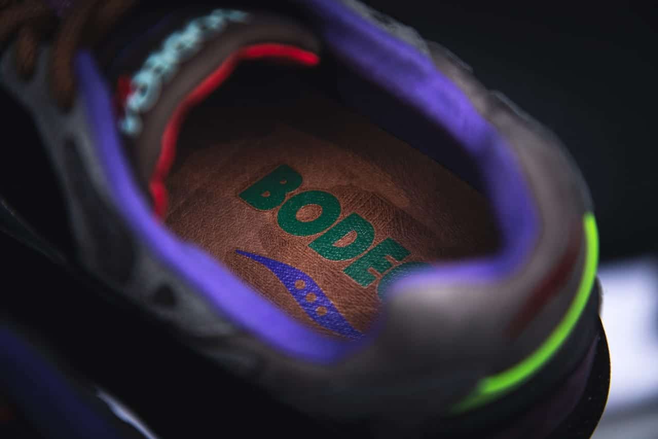 Bodega x Saucony Grid Azura 2000 8