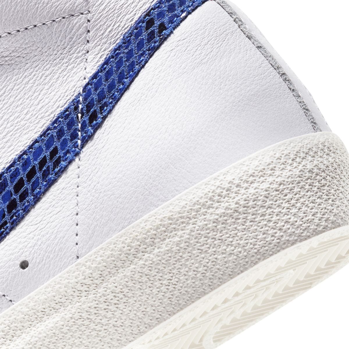 nike blazer mid 77 snakeskin blue red CW7073-100 7