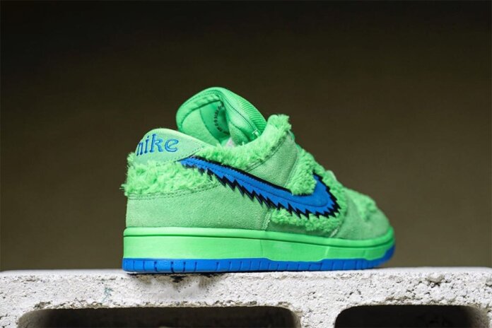 Nike SB Dunk Low Grateful Dead Nike SB Dunk Low Grateful Dead
