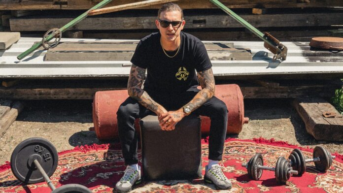 Diaval Brand oraz xTackix prezentują t-shirt Nuclear Vacation Diaval Brand oraz xTackix prezentują t-shirt „Nuclear Vacation”