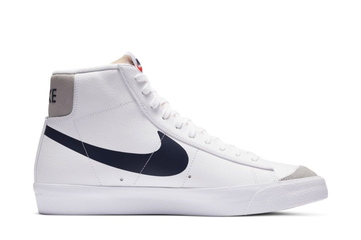 nike blazer mid white branding DA4651-100 2