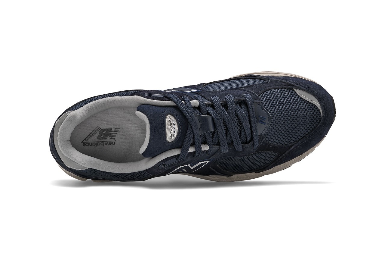 new balance 2002r Pigment with Light Aluminium 2