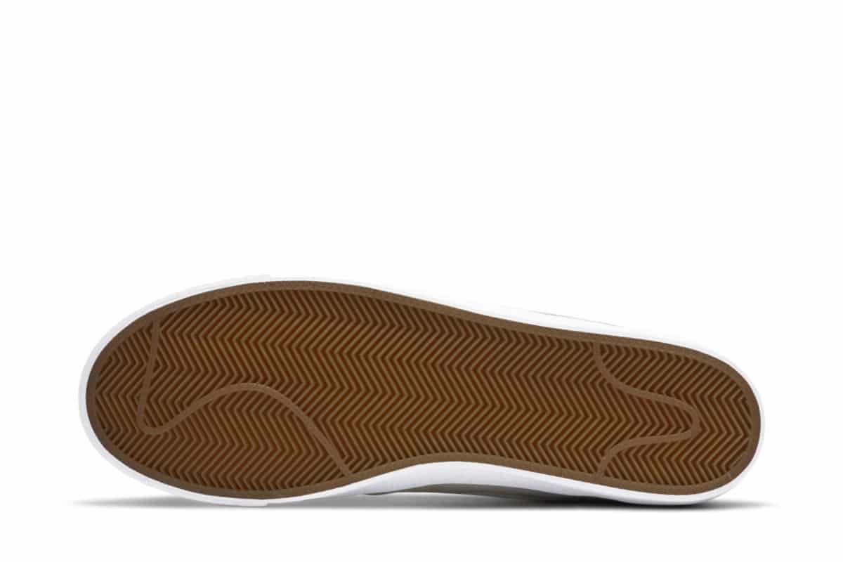 Medicom Toy x Nike SB Blazer Low BEARBRICK CZ4620-200 1