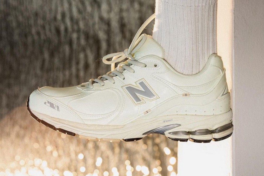 randomevent x unik x new balance 2002r 1