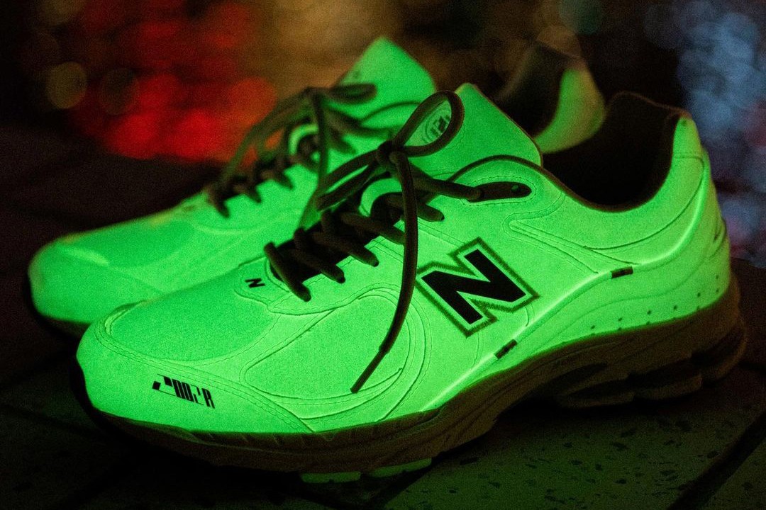 randomevent x unik x new balance 2002r 3