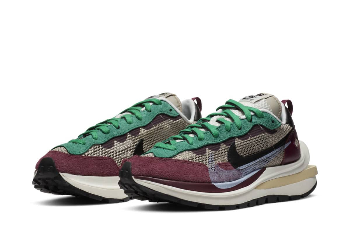 sacai x Nike VaporWaffle Villain Red DD3035-200 3