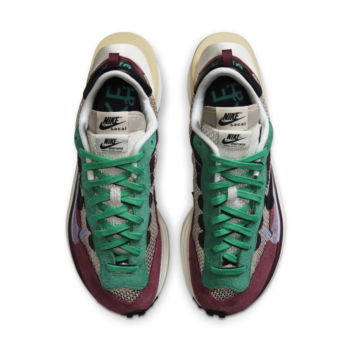 sacai x Nike VaporWaffle Villain Red DD3035-200 4