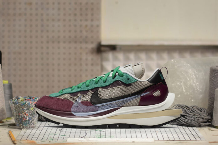 sacai x Nike VaporWaffle Villain Red DD3035-200 sacai x Nike VaporWaffle Villain Red DD3035-200