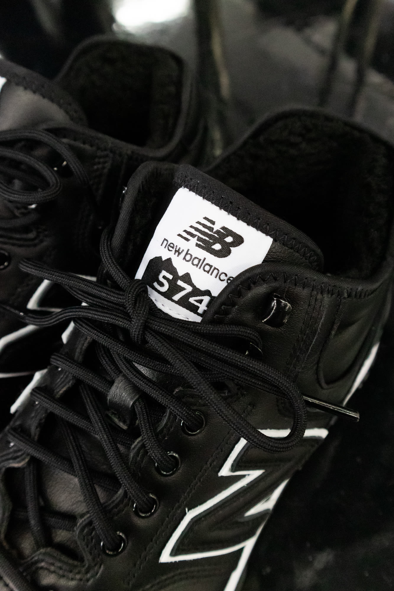 COMME des GARCONS x New Balance 574 Black 2