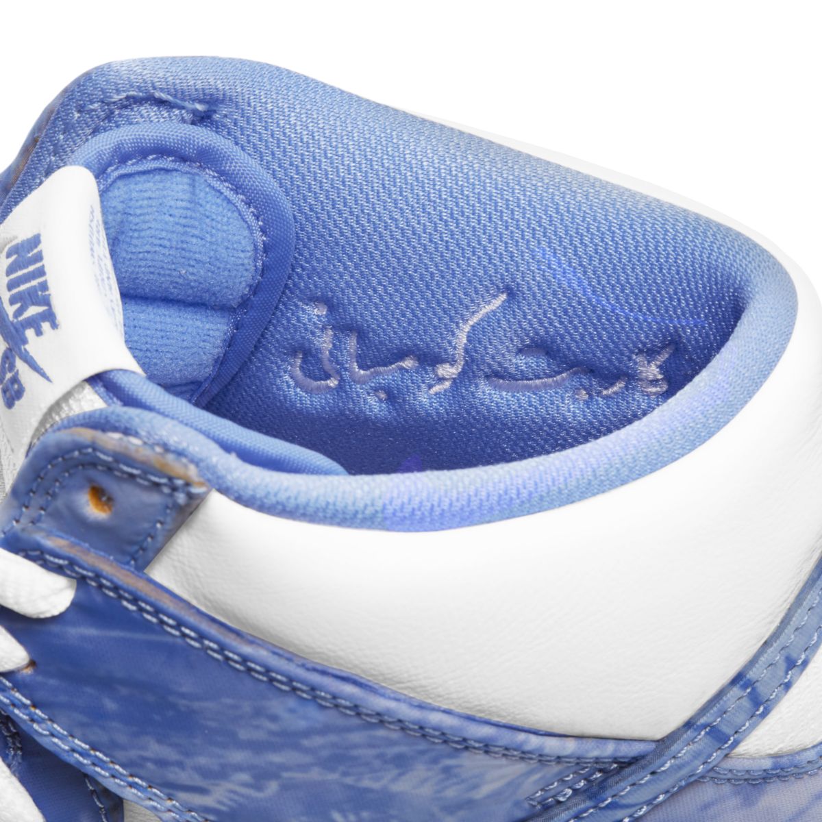 Carpet Company x Nike SB Dunk High CV1677-100 13