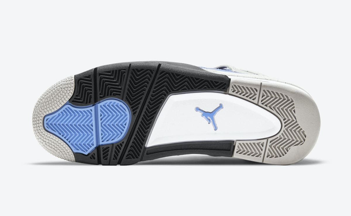 Air Jordan 4 UNC University Blue CT8527-400 1