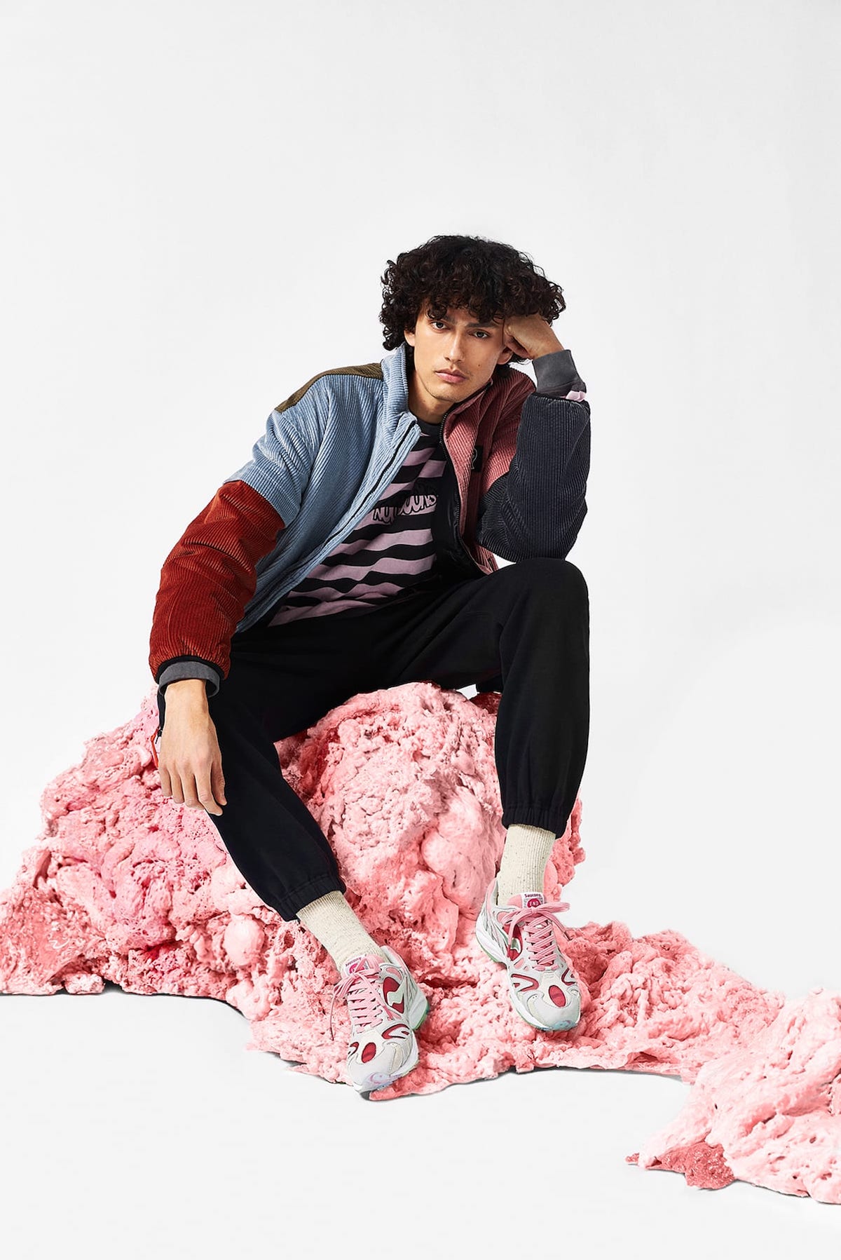 END x Saucony Azura 2000 Brain 1