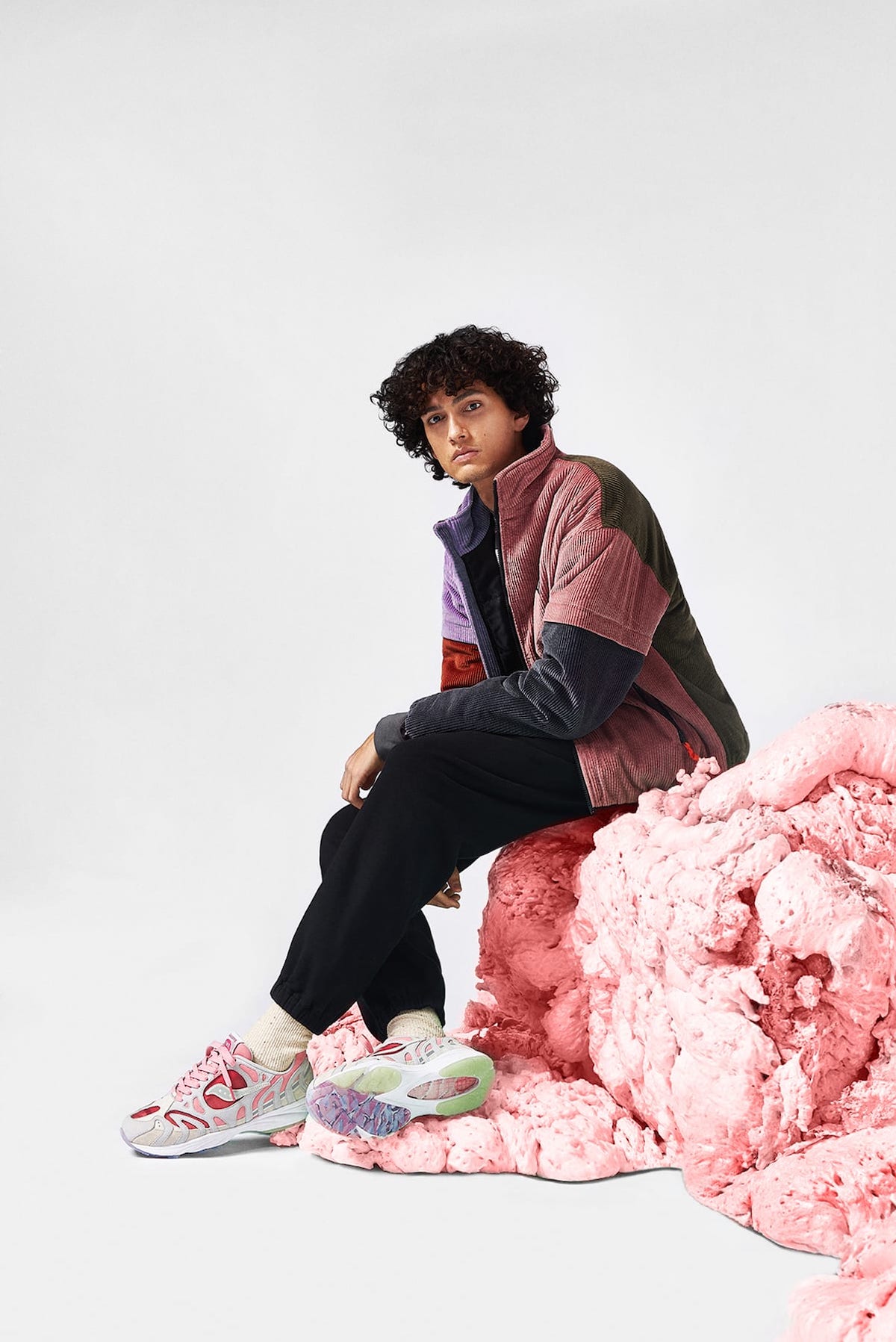 END x Saucony Azura 2000 Brain 5