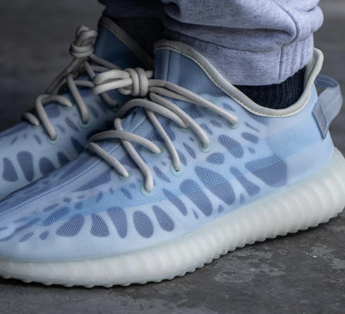 adidas Yeezy Boost 350 V2 mono ice GW2869 zdjecia 8