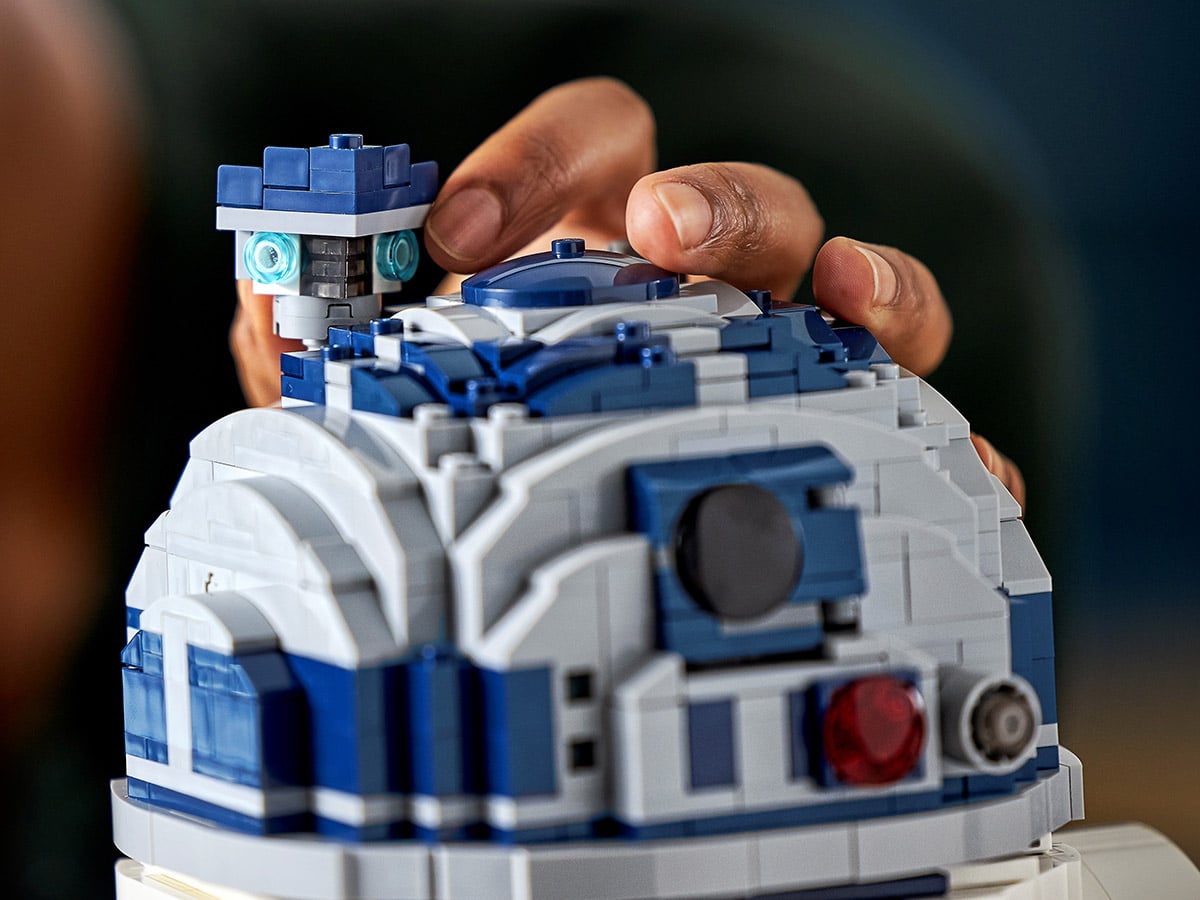 LEGO x Star Wars R2-D2 9
