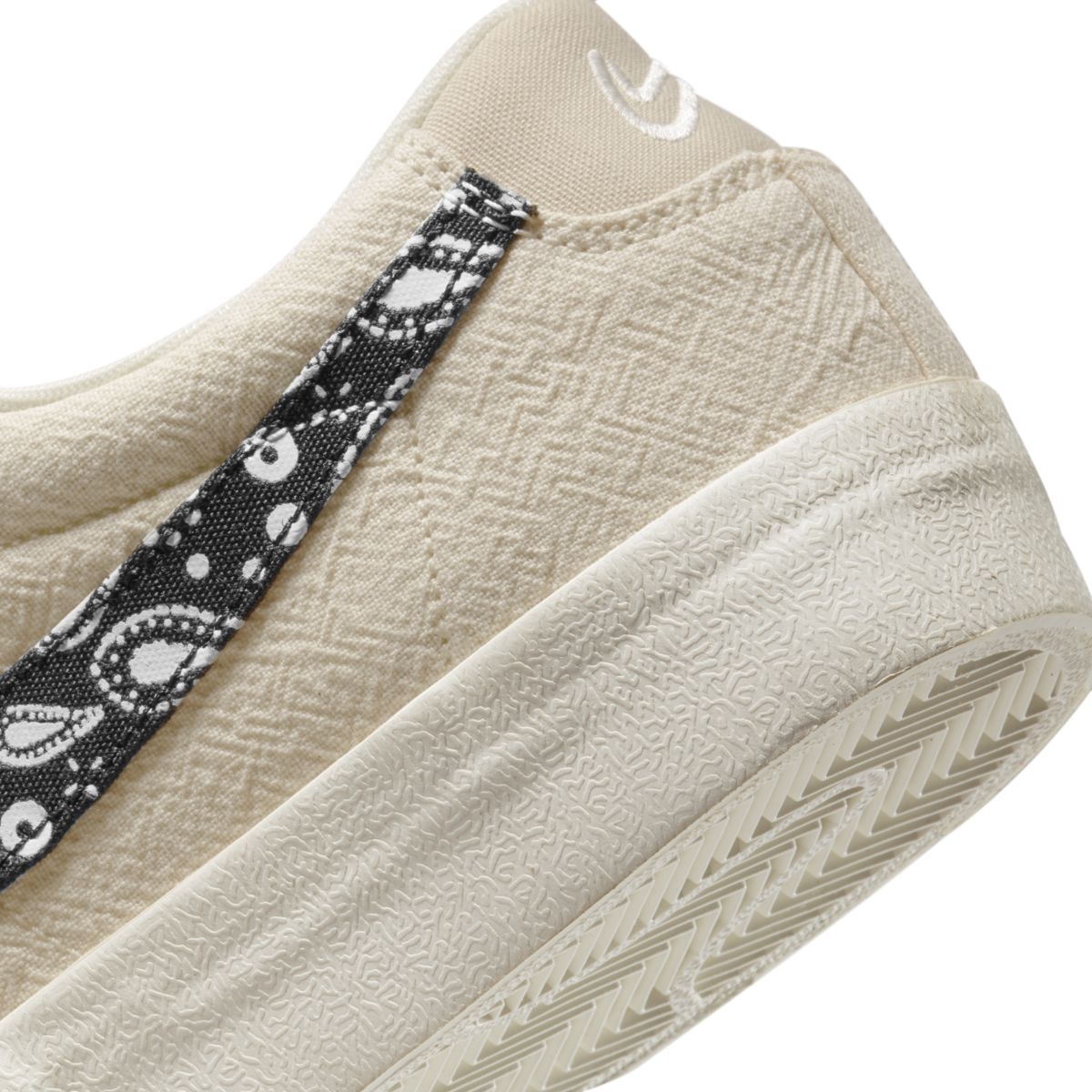 Nike Blazer Low Paisley DJ4665-100 8