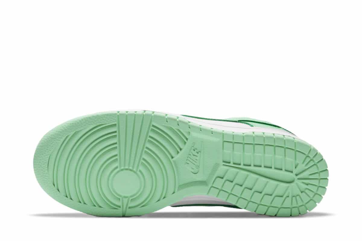 Nike Dunk Low WMNS Green Glow DD1503-105 1