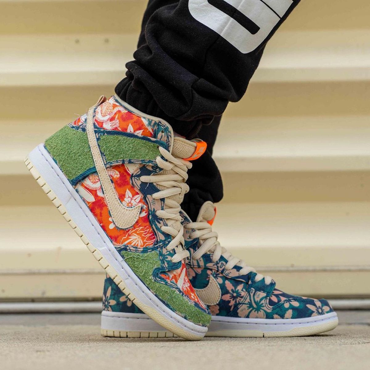 Nike SB Dunk High Maui Wowie 2
