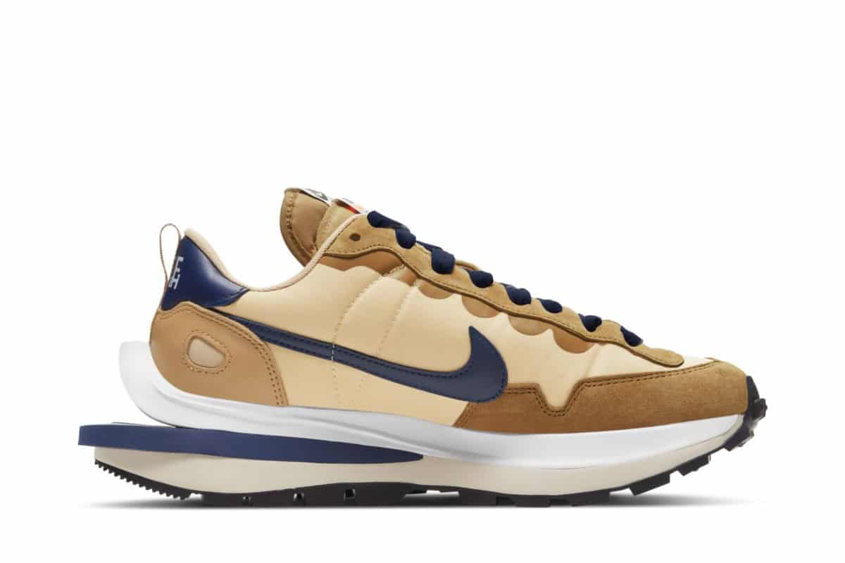 sacai x Nike Vaporwaffle Sesame DD1875-200 3