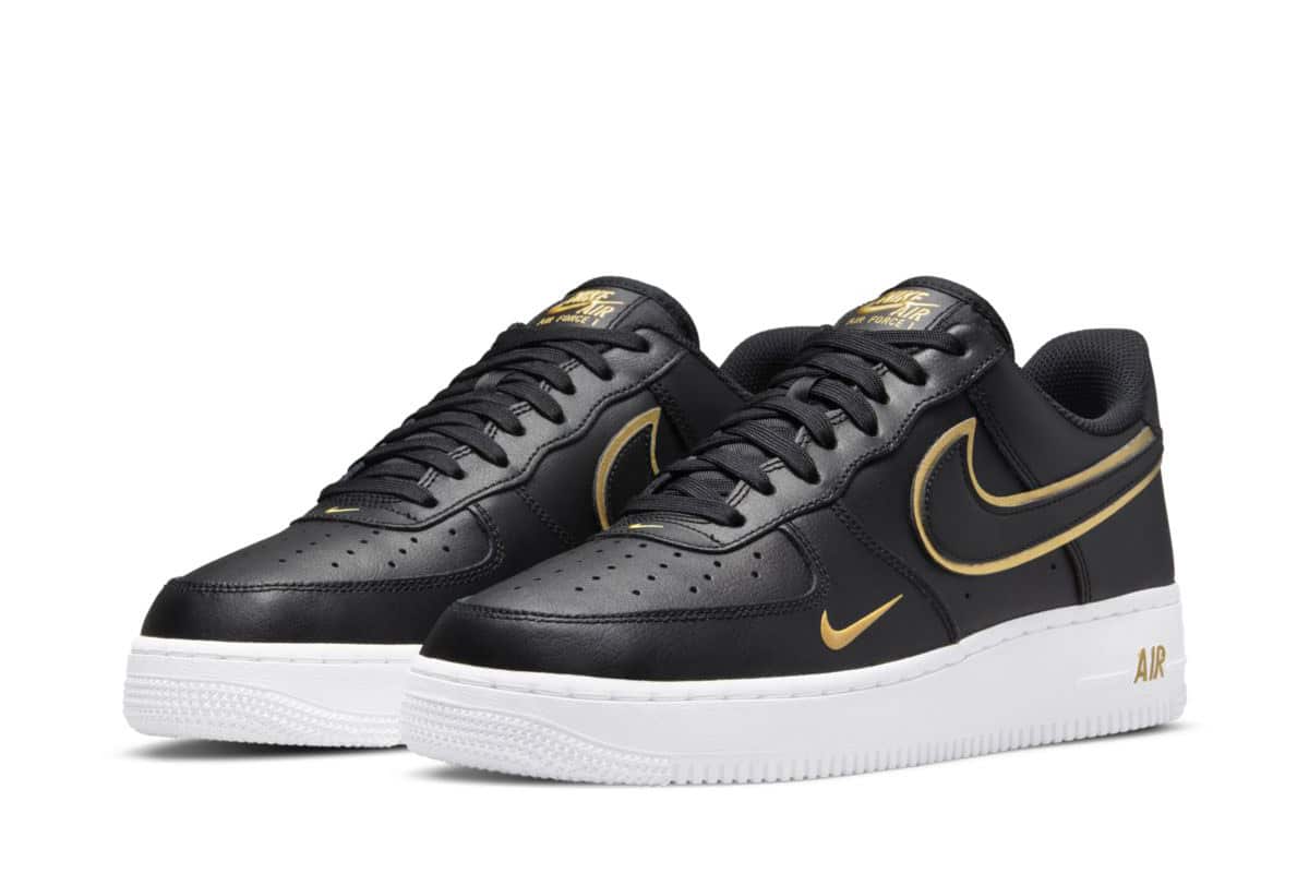 Oto nowe Nike Air Force 1 Low ze złotymi Swooshami