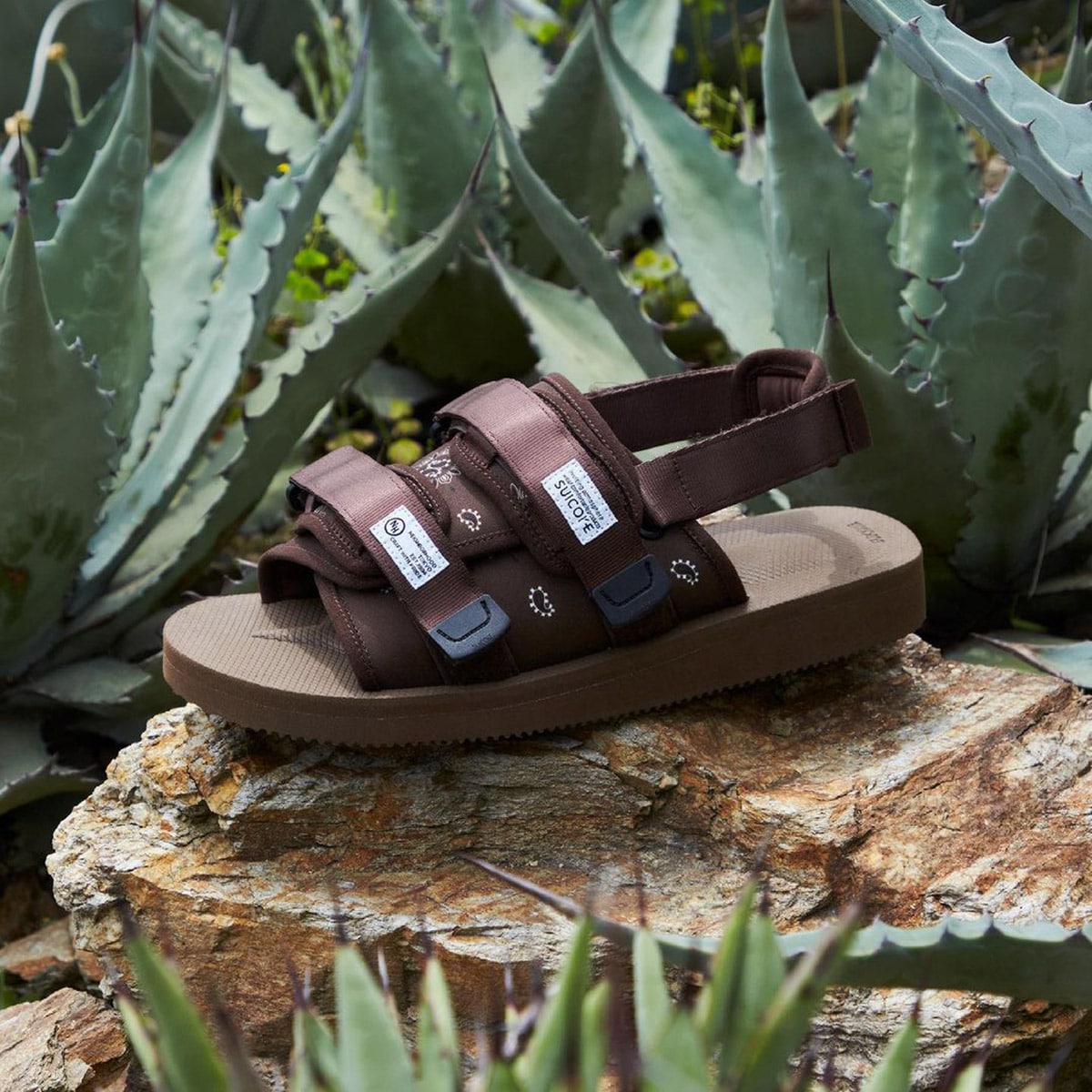 neighborhood x suicoke moto nr sandal su21 1