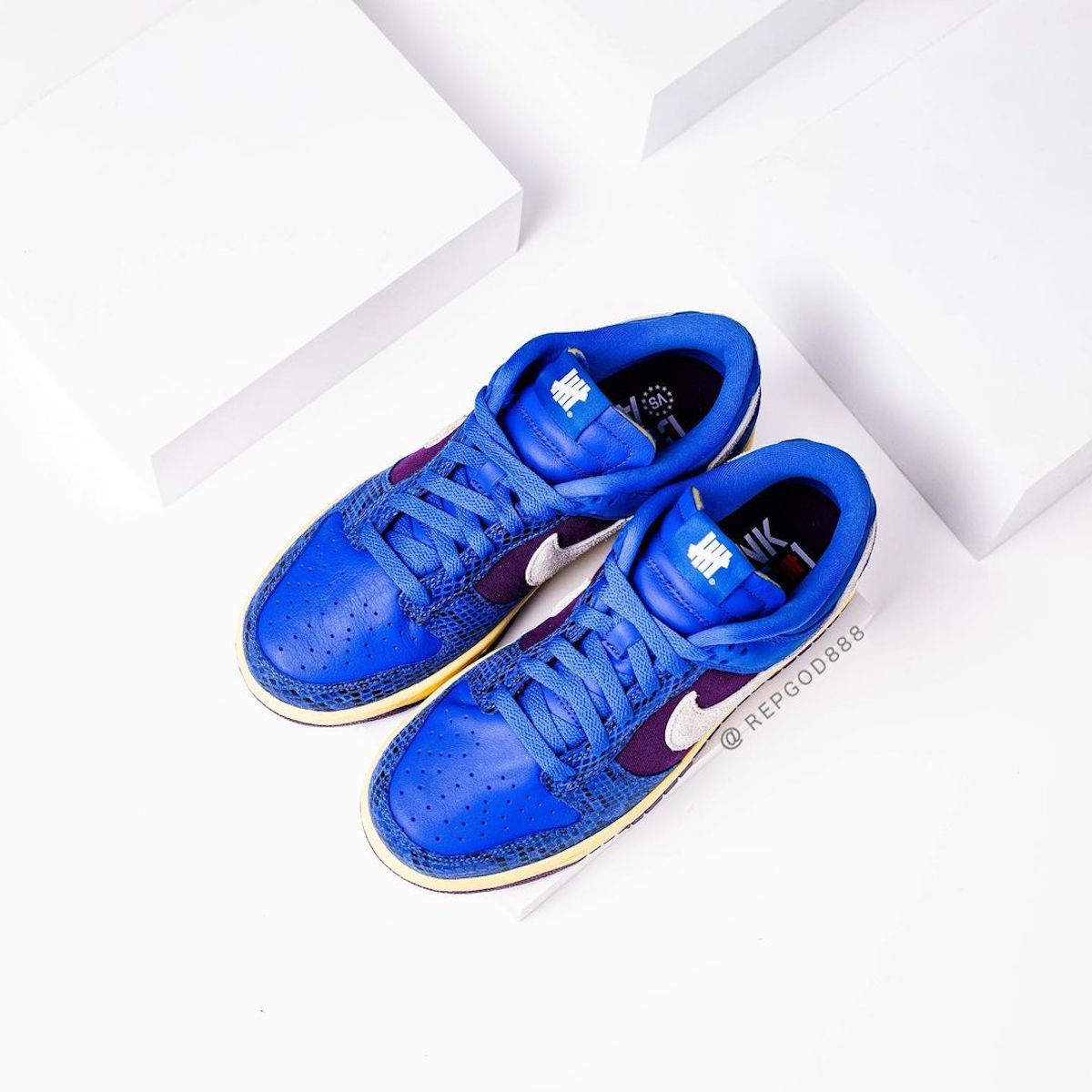 undefeated x nike dunk low blue snakeskin DH6508-400 zdjecia 10
