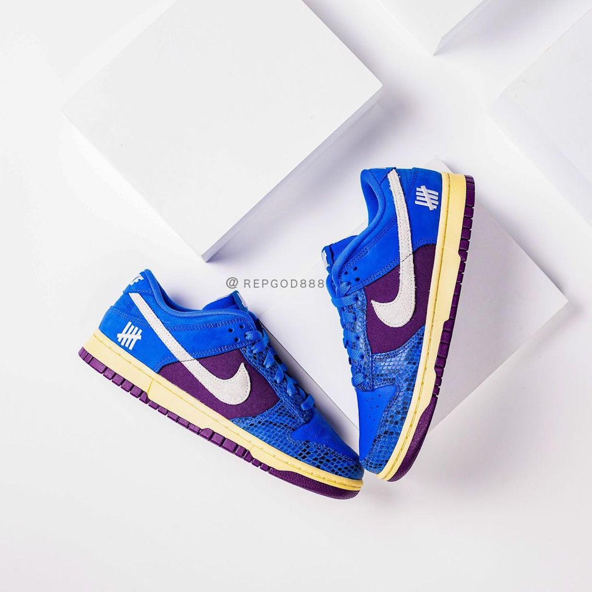 undefeated x nike dunk low blue snakeskin DH6508-400 zdjecia 2