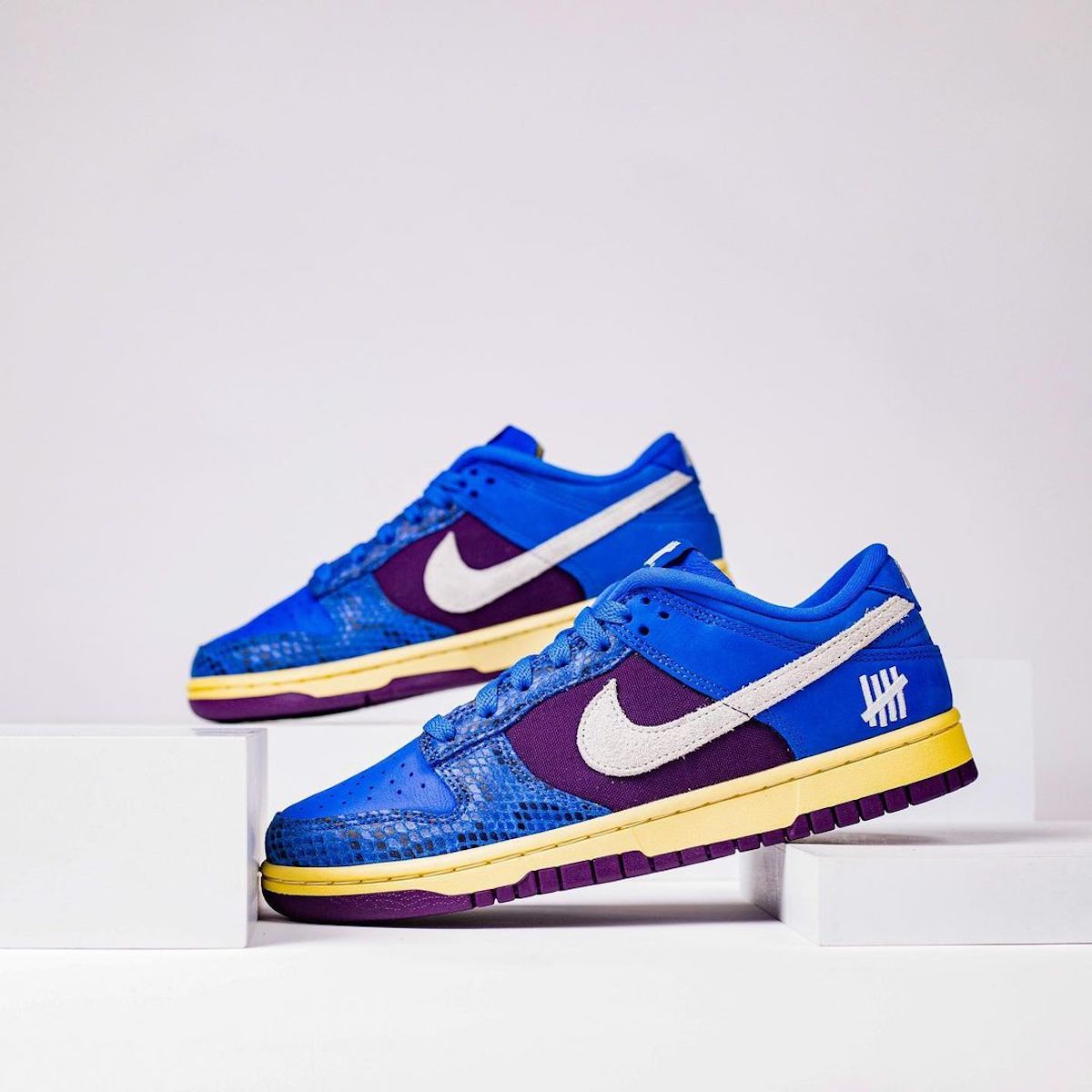 undefeated x nike dunk low blue snakeskin DH6508-400 zdjecia 5