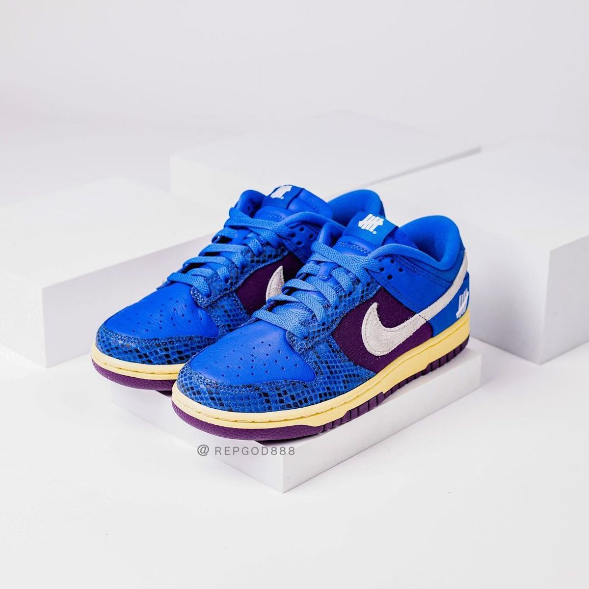 undefeated x nike dunk low blue snakeskin DH6508-400 zdjecia 9