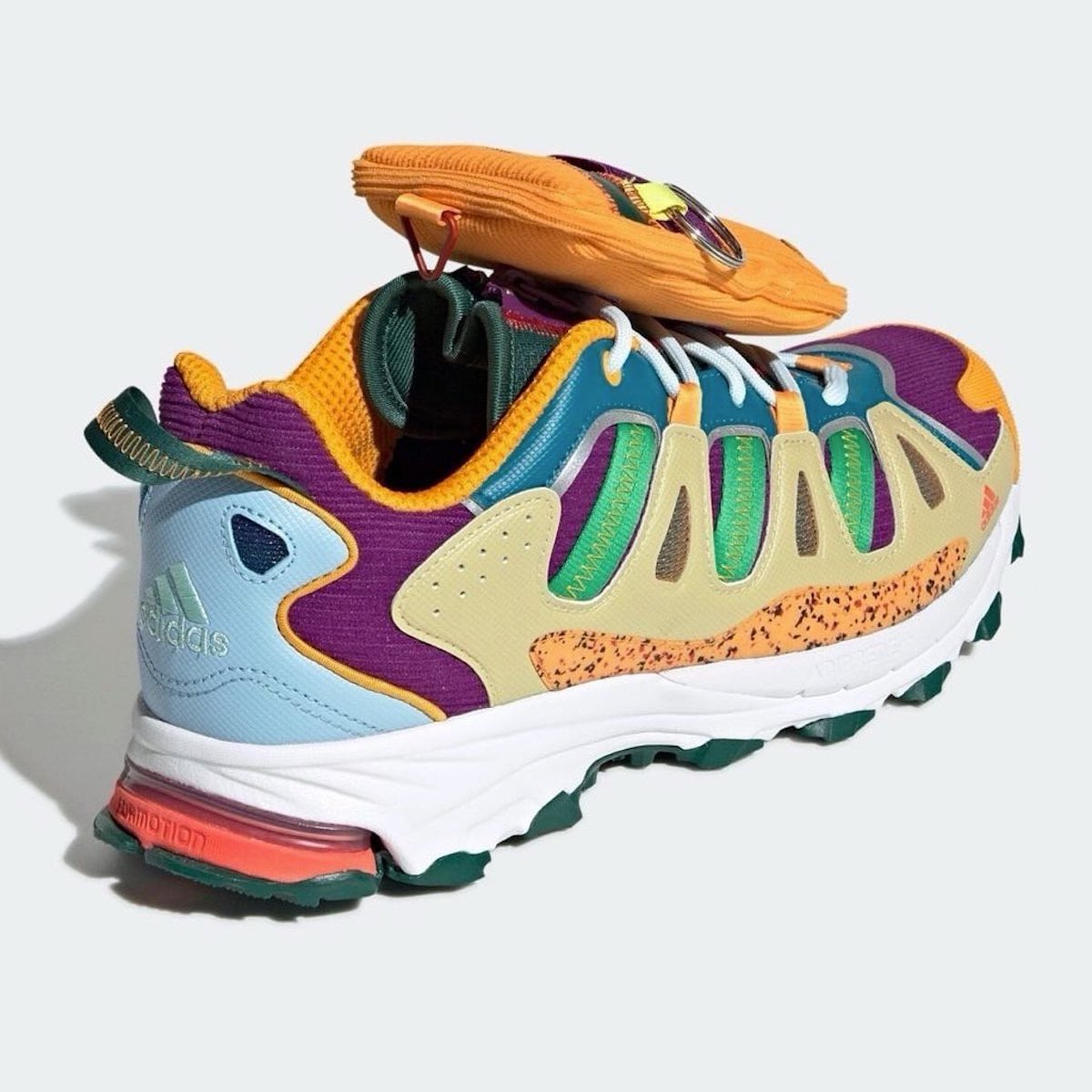 Disney x Sean Wotherspoon x adidas Superturf Adventure Jiminy Cricket GY8341 5