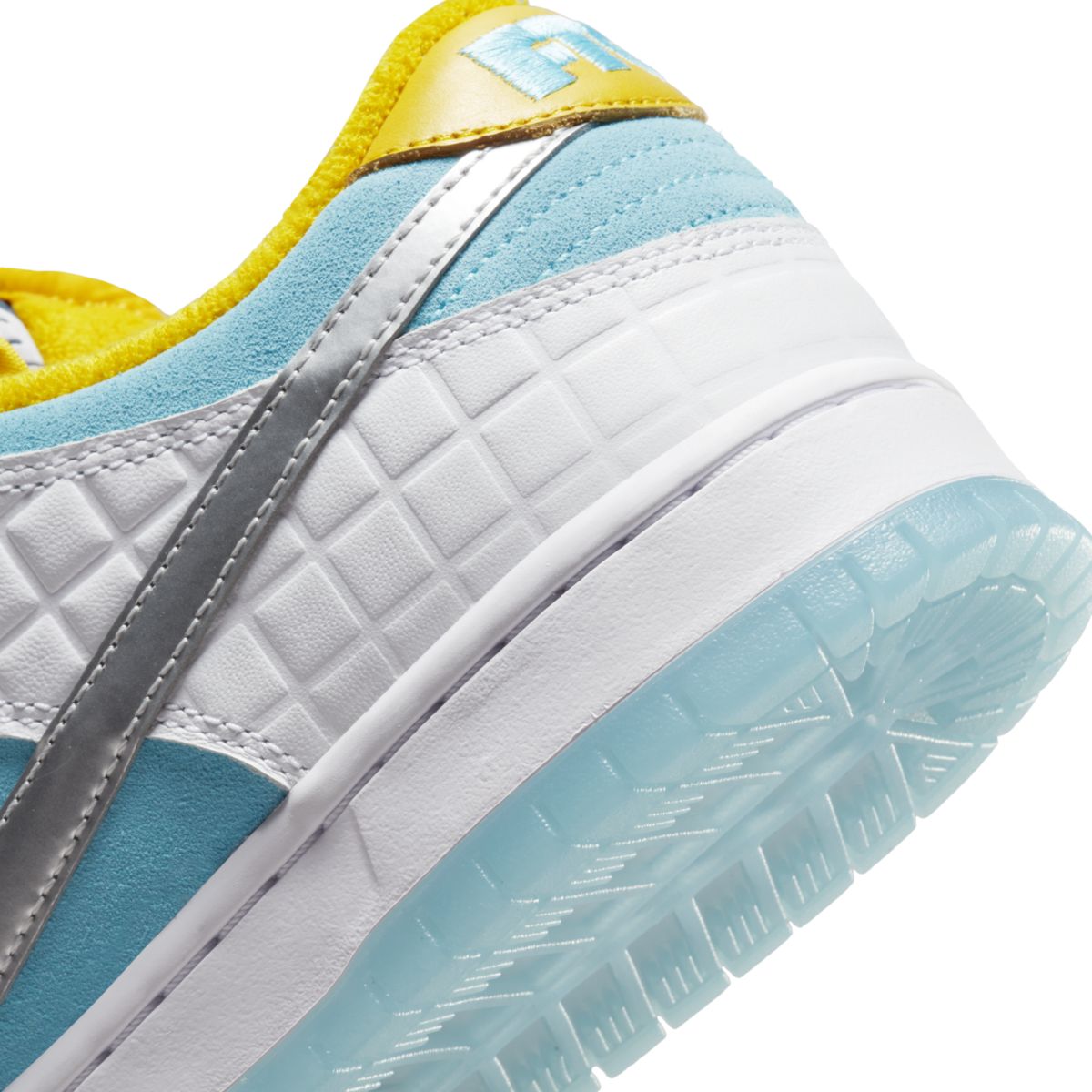 FTC x Nike SB Dunk Low Tokyo Olympics DH7687-400 8