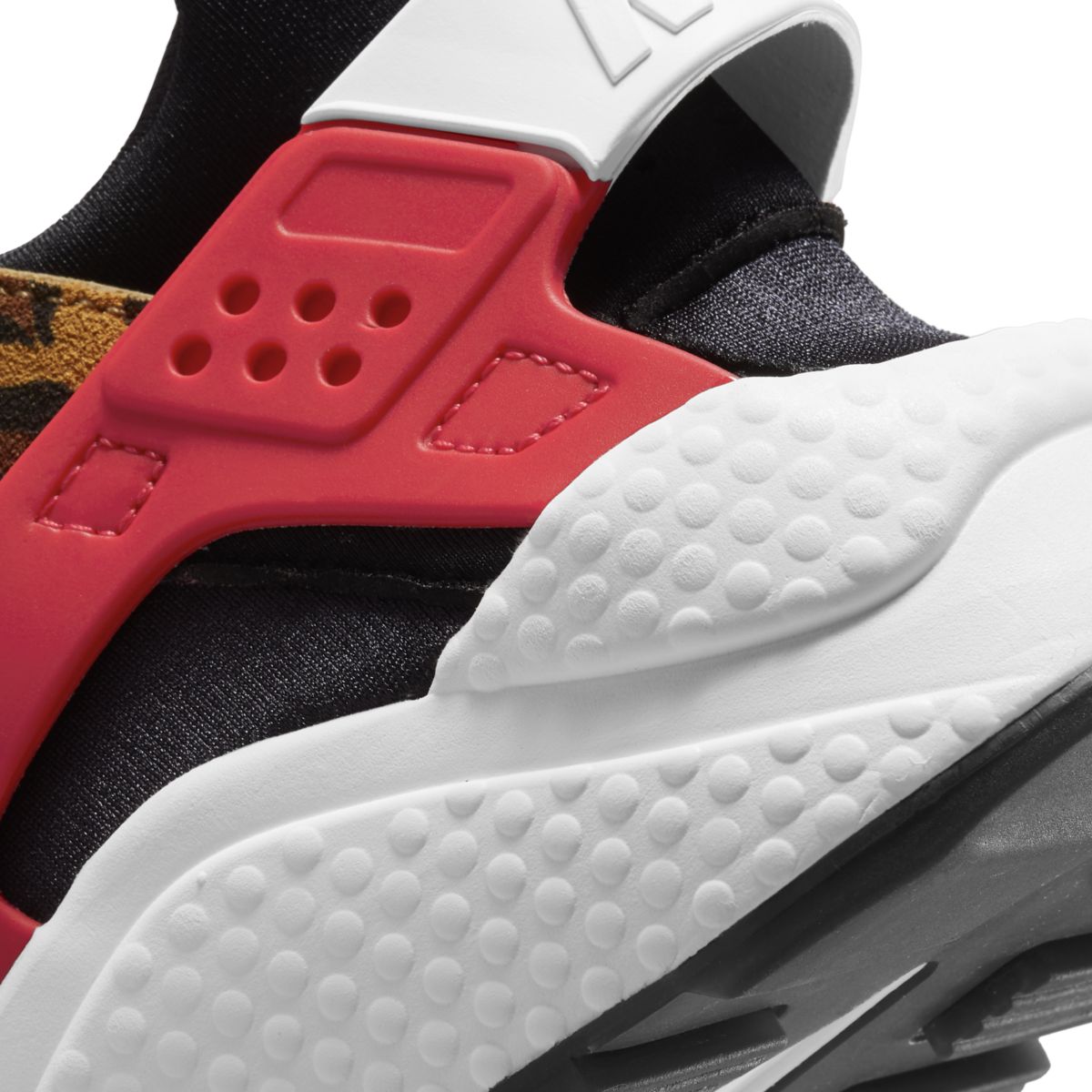 Nike Air Huarache SNKRS Day DM9092-700 8