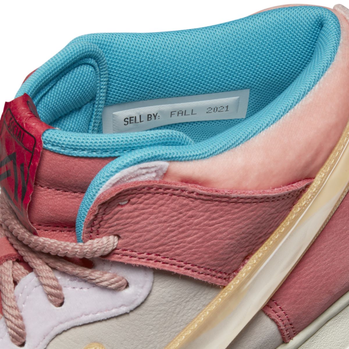 Social Status x Nike Dunk Mid Strawberry Milk DJ1173-600 11