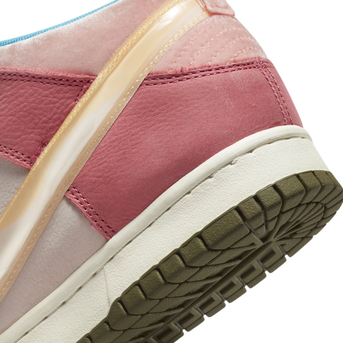 Social Status x Nike Dunk Mid Strawberry Milk DJ1173-600 8