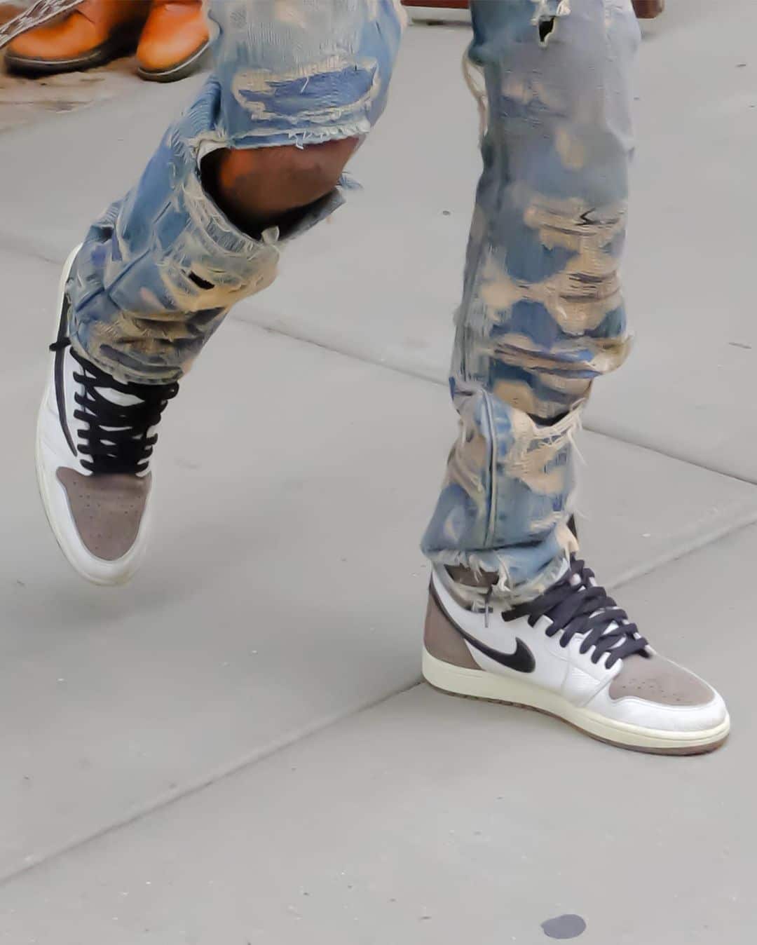 Travis Scott x Air Jordan 1 High Reverse zajawka 2