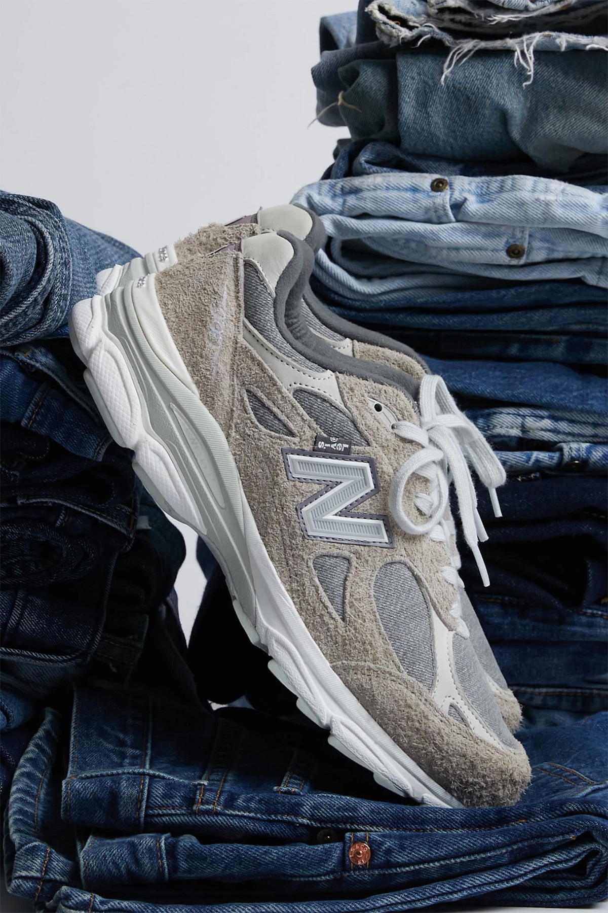 Levis x New Balance 990v3 Beige 2