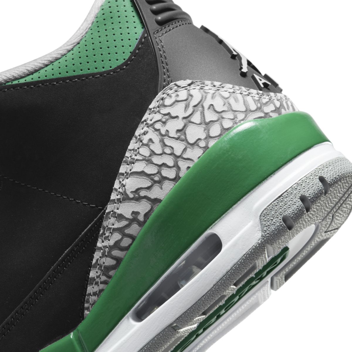 Air Jordan 3 Pine Green CT8532-030 8