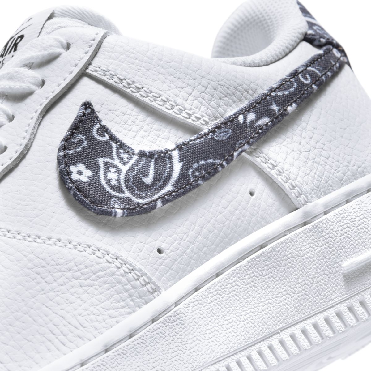 Nike Air Force 1 low black paisley DH4406-101 9