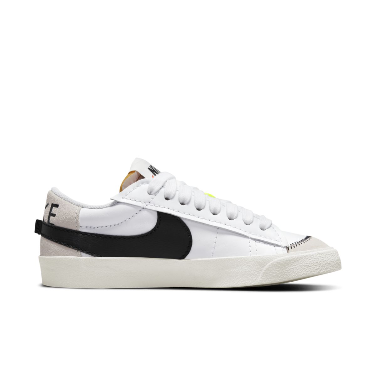 Nike Blazer low Jumbo White Black DQ1470-101 3