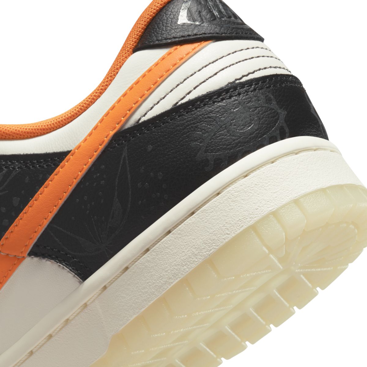 Nike Dunk Low Halloween DD3357-100 8