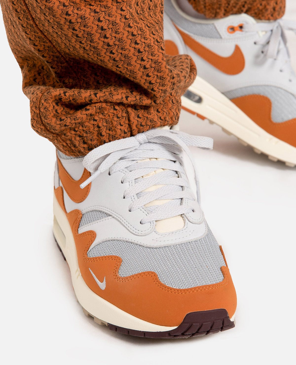 Patta x Nike Air Max 1 Monarch DH1348-001 4