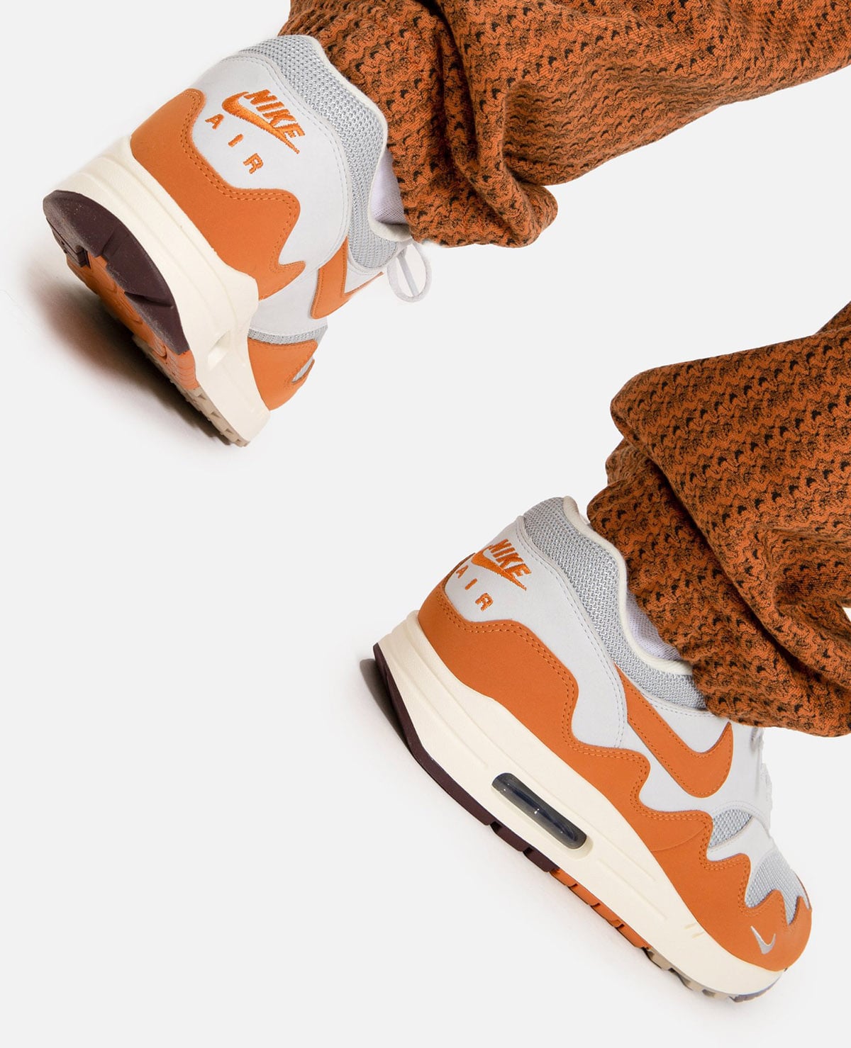 Patta x Nike Air Max 1 Monarch DH1348-001 5