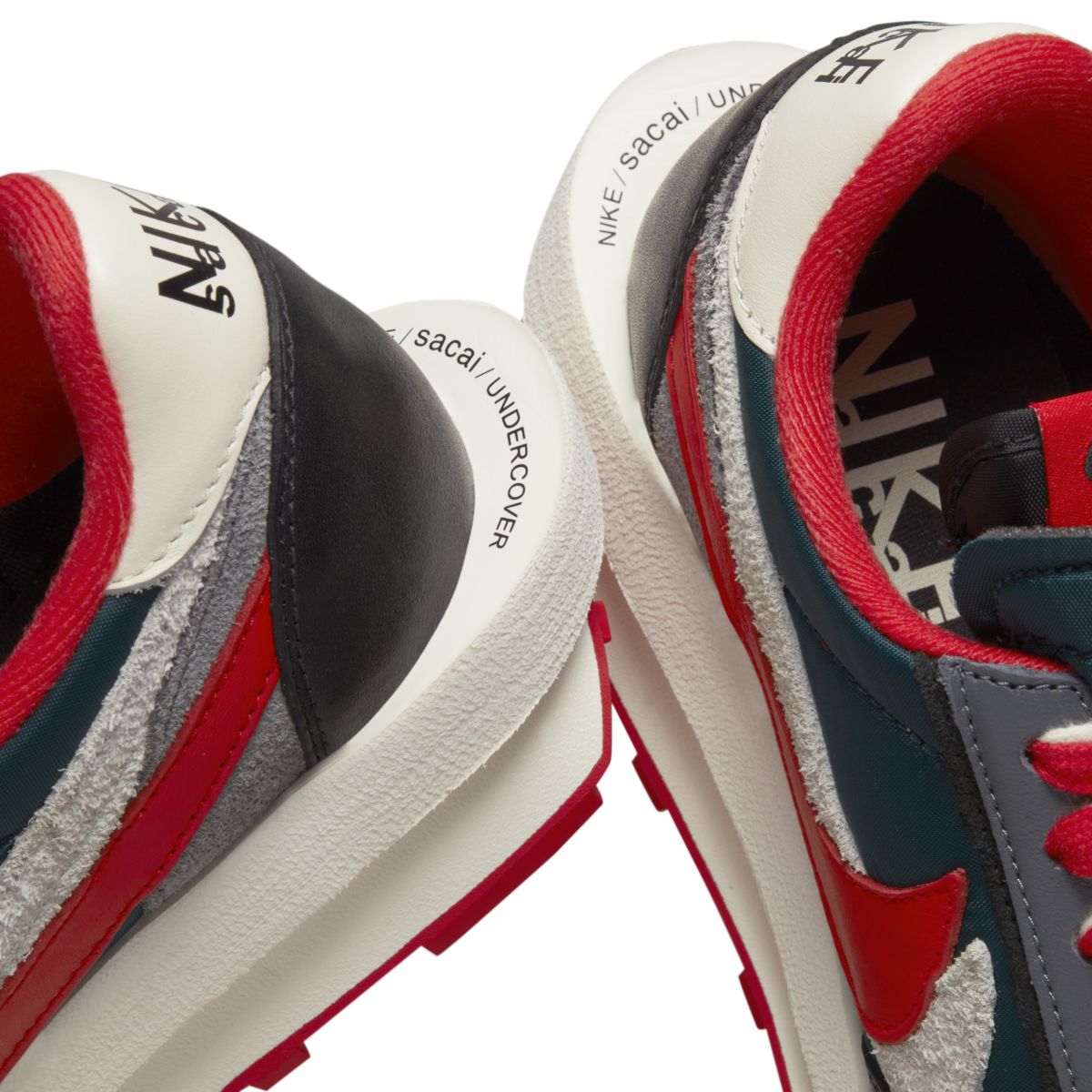 UNDERCOVER x sacai x Nike LDWaffle Midnight Spruce University Red DJ4877-300 10