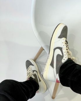 Travis Scott x Air Jordan 1 Low Reverse Mocha 2