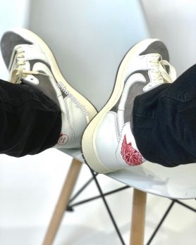 Travis Scott x Air Jordan 1 Low Reverse Mocha 3