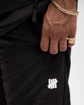 lookbook undefeated ho21 3
